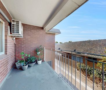 A Perfect Blend of Space, Style and Simplicity - Photo 1