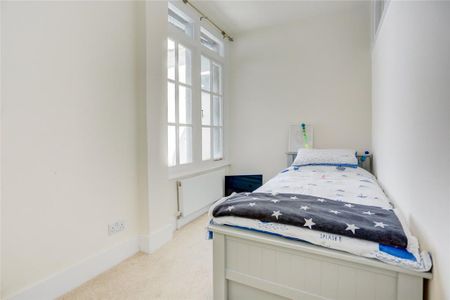 3 bedroom flat to rent - Photo 5