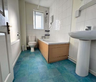 2 bedroom semi-detached house to rent - Photo 4