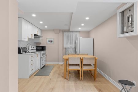 For Lease - 7691 Wildfern Drive, Mississauga, Ontario - Photo 2