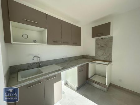 Location Appartement 4 pièces 100m² MORIERES LES AVIGNON 84310 - Photo 5