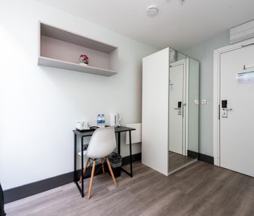 Studio to rent - Photo 1