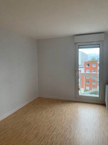 Location Appartement 3 pièces 71m² ORLEANS 45100 - Photo 2
