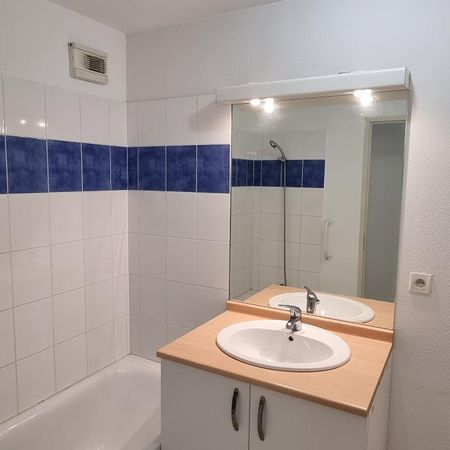 Location Appartement 2 pièces 40m² AGEN 47000 - Photo 3