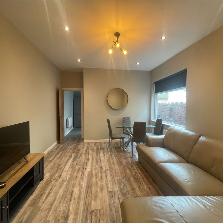 Whitchurch Road, Heath - Photo 1