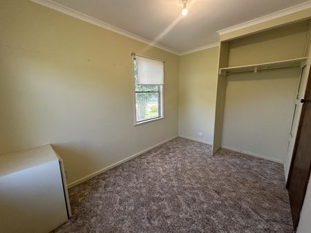 12 Cameron Avenue, SHEPPARTON VIC 3630 - Photo 2