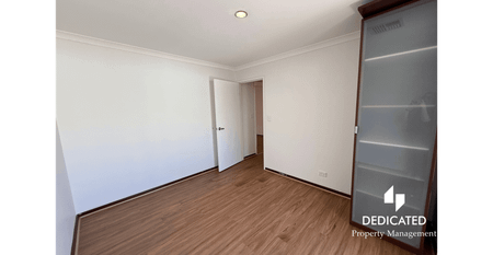 Perfection on a Quiet Street - Photo 3