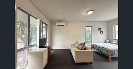 Entry via Broadoaks Street - Photo 5