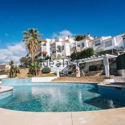 Alquiler de chalet adosado en Benajarafe - Photo 1