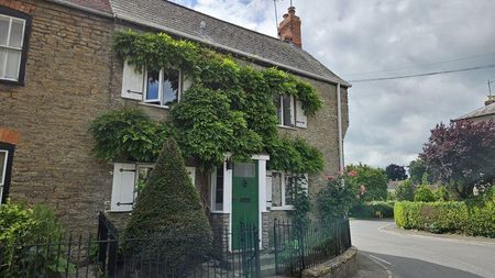 2 bedroom cottage to rent - Photo 2