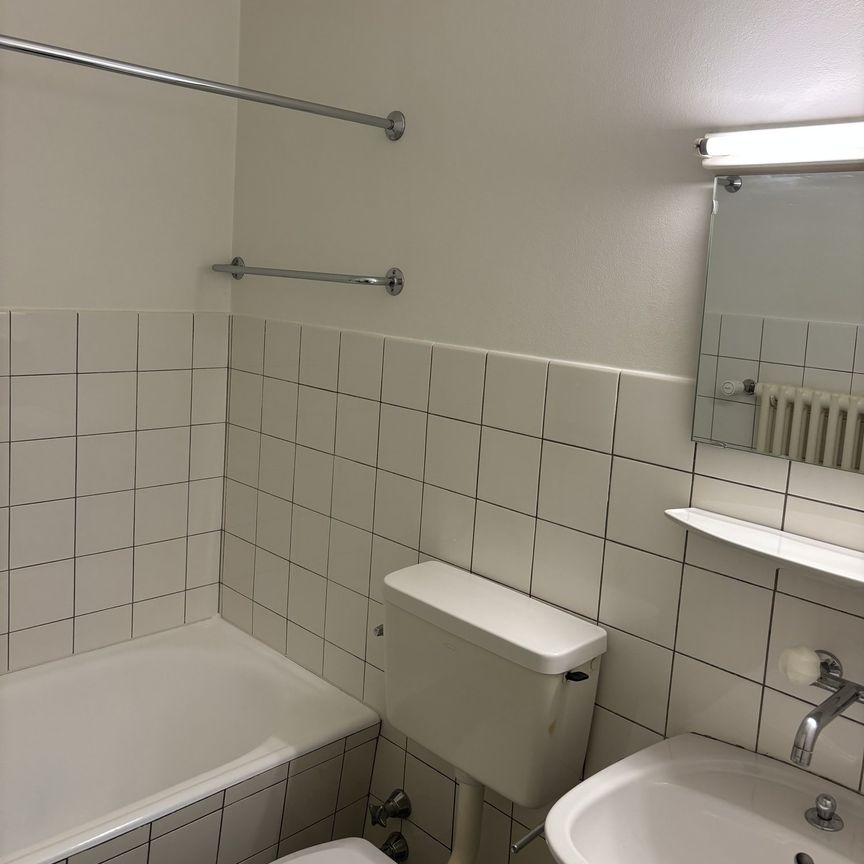 2.5 Zimmer, 1. Stock - Photo 1
