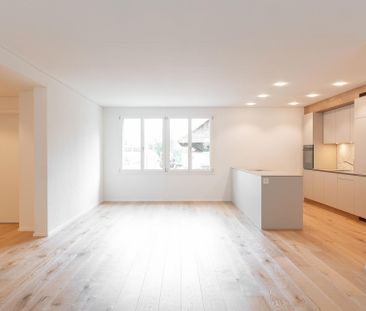 Helle 5.5 Zimmer Neubau Wohnung mit grossem Sitzplatz - Erstbezug - Foto 1
