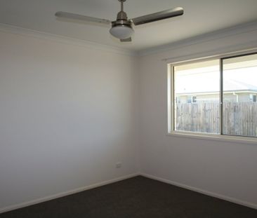 COSY UNIT READY TO MOVE IN - Photo 2