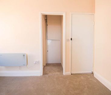 Semi detached house to rent - Photo 6