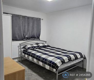 3 bedroom end of terrace house to rent - Photo 1