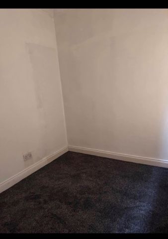 2 Bed Flat, Hitchin Road, LU2 - Photo 3