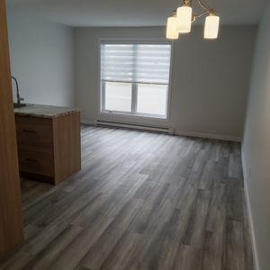 Charmant 3 1/2 (1 Chambre) Rénové - Photo 2