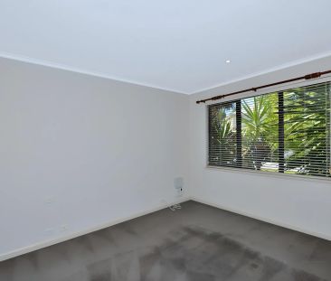 Now Leasing: Impressive Two-Story Home at 15 Malone Loop - Photo 4