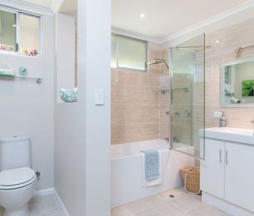 Stunning home in the rainforest - Photo 3