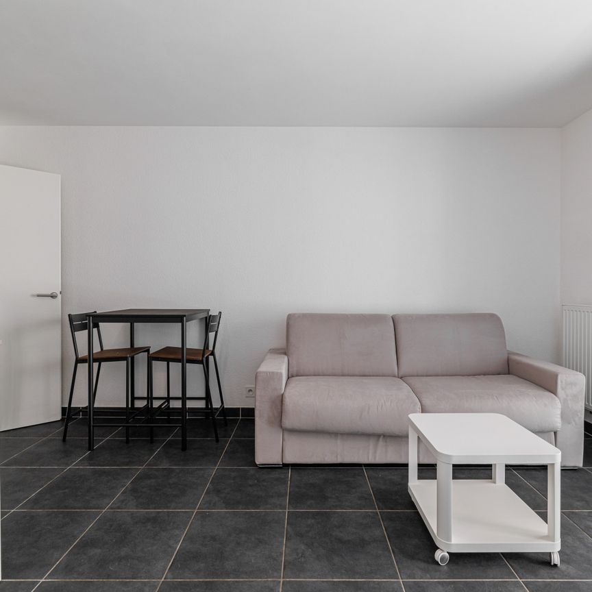 Location Appartement 1 pièce 24m² NICE 06100 - Photo 1