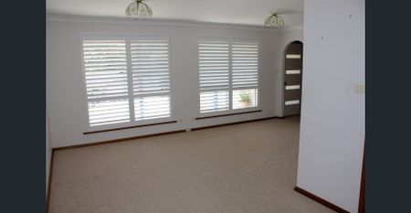 A Charming Home Perfect for Family Living - Photo 2