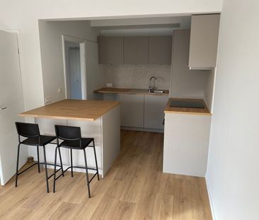 Volledig gerenoveerd appartement op de 2de verdieping met autostaan... - Foto 5