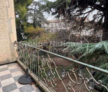 CHATEAURENARD - Appartement meublé avec extérieur et place de parking - Photo 6