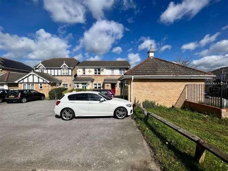 Challinor, Church Langley, CM17 - Photo 3