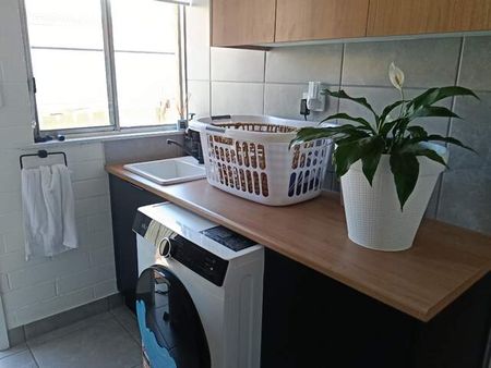 Renovated One Bedroom Unit - Photo 2