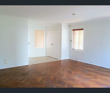 CENTRAL TO SHOPS & NECESSITIES IN PARRAMATTA - Photo 3