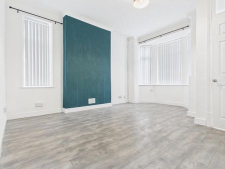 3 bedroom semi-detached house to rent - Photo 3