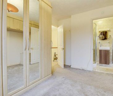 3 bedroom detached house to rent - Photo 2