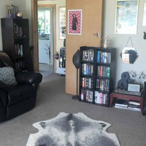 Three Bedroom Family Home - Photo 2