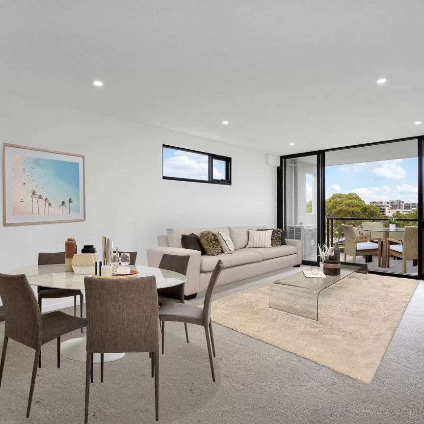 MGM MARTIN - RENOVATED AIR CONDITIONED TWO BEDROOM APARTMENT - Photo 1