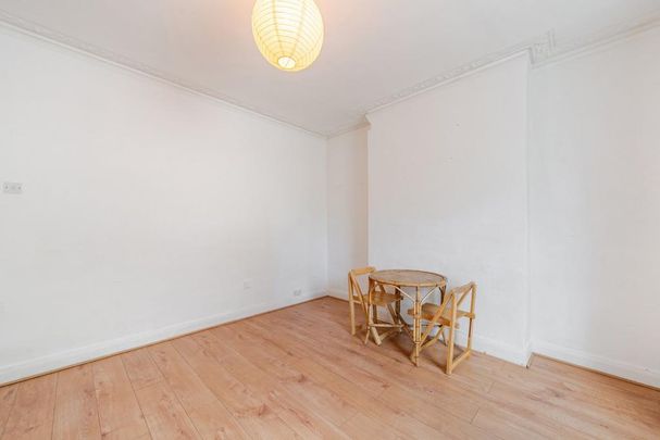 2 bedroom maisonette to rent - Photo 1