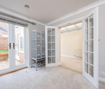 Curtis Close, Camberley, Surrey, GU15 - Photo 1