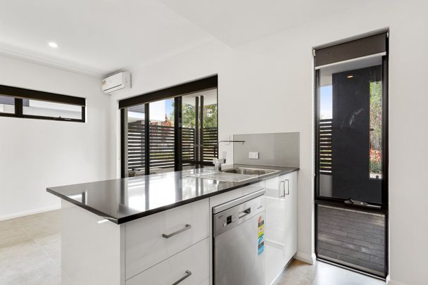 EFFORTLESS LIVING - Photo 1