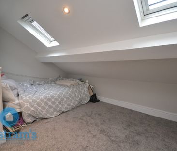 5 bed Mid Terraced House for Rent - Photo 2