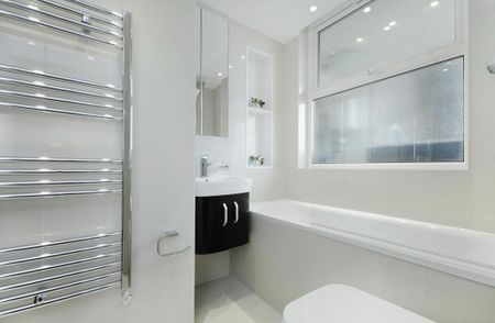 3 bedroom flat to rent - Photo 5