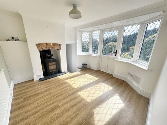 5 bedroom detached house to rent - Photo 1