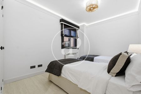 Apartment for rent in the Salamanca district - Photo 2