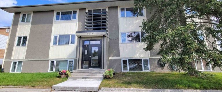 5219 52 Street, Yellowknife, NT, X1A 1T8 - Photo 1