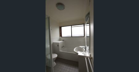 IMMACULATE UNIT IN PRESTIGIOUS RIVERFRONT STREET - Photo 4