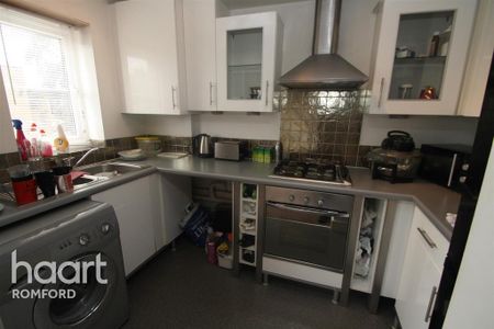 2 bedroom flat to rent - Photo 3