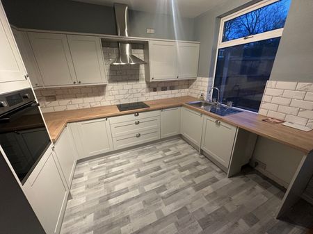 George Street - Photo 2