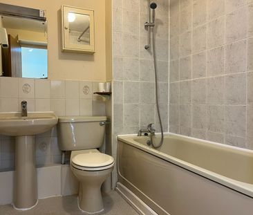 1 Bed Flat, Frensham Court, NW4 - Photo 6