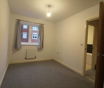 4 bedroom semi-detached house to rent - Photo 6