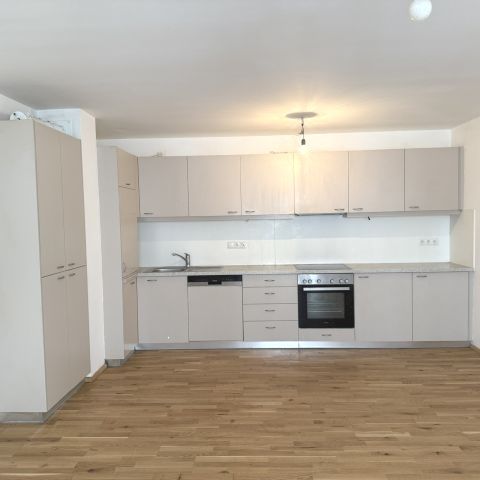 Helle 2-Zimmer Dachgeschosswohnung in Krems-Zentrum - Photo 1