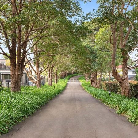 MODERN AND SPACIOUS HOME IN THE EXCLUSIVE MADISON GARDENS! - Photo 4