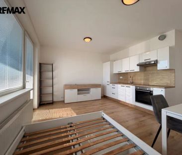 Nabízíme k pronájmu byt 1+kk s balkonem a parkingem v projektu Rajs... - Photo 1